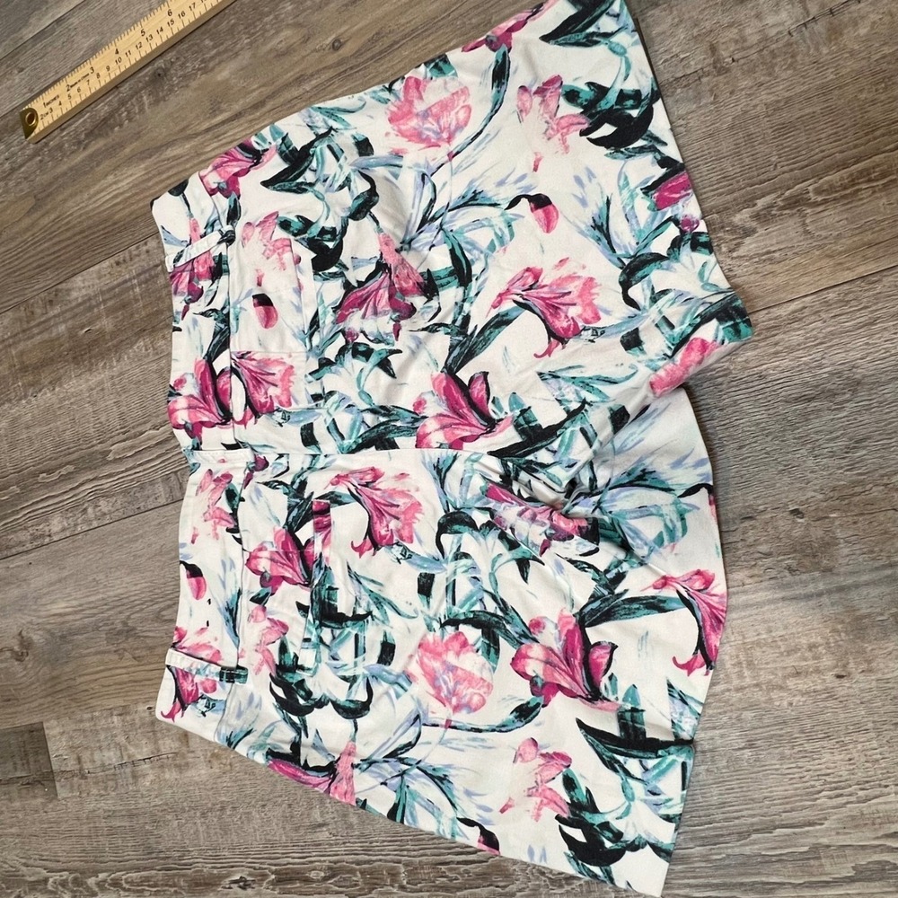 White House Black Market Womens Shorts Floral Print White Size 0 - Picture 2 of 6
